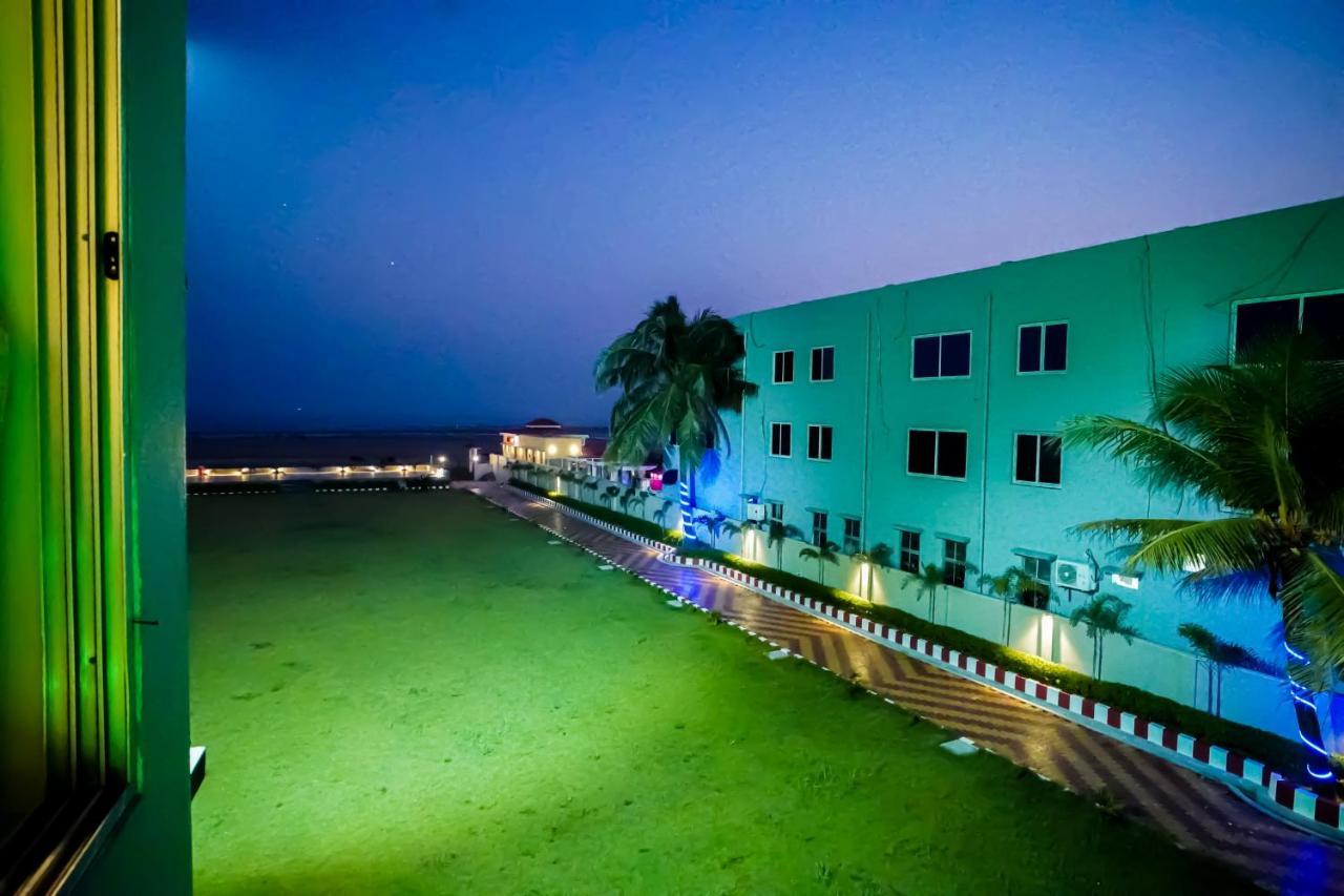 Silver Sand Eco Resort !! Beachfront !! With Biggest Pool And Huge Open Area !! Ideal For Weddings !! Couple Friendly !! Mandarmani Exteriör bild