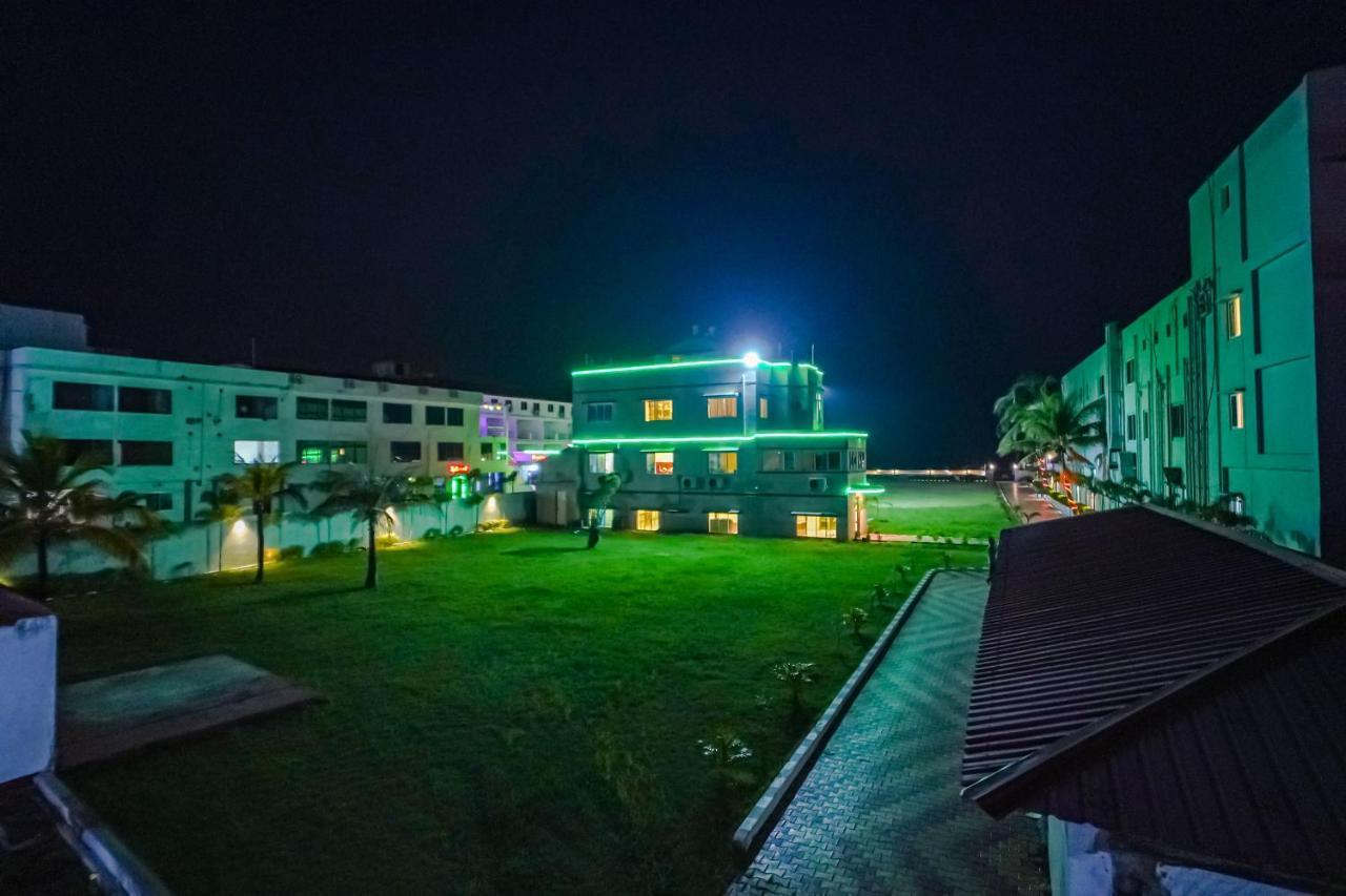 Silver Sand Eco Resort !! Beachfront !! With Biggest Pool And Huge Open Area !! Ideal For Weddings !! Couple Friendly !! Mandarmani Exteriör bild
