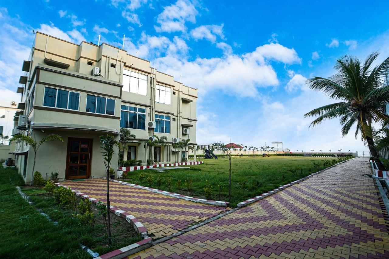 Silver Sand Eco Resort !! Beachfront !! With Biggest Pool And Huge Open Area !! Ideal For Weddings !! Couple Friendly !! Mandarmani Exteriör bild