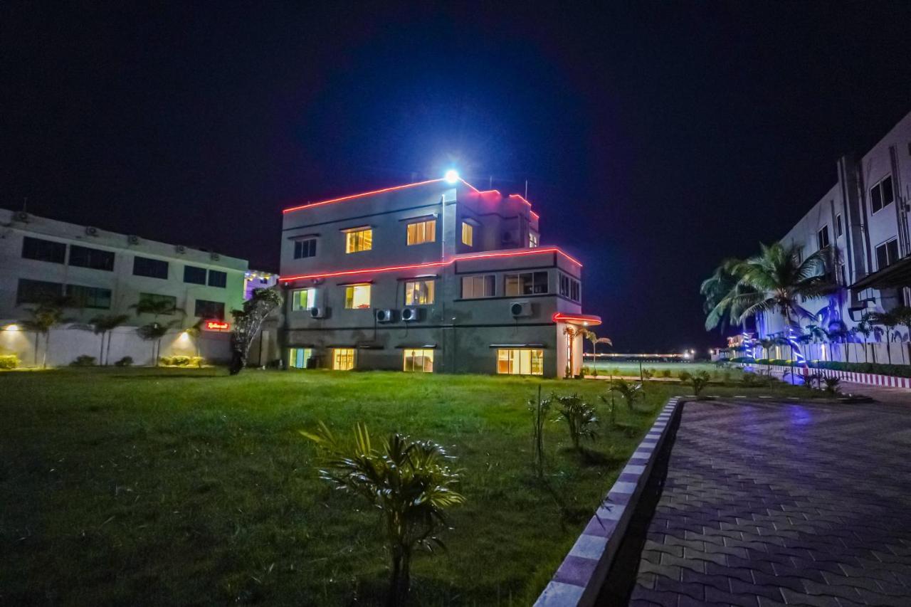 Silver Sand Eco Resort !! Beachfront !! With Biggest Pool And Huge Open Area !! Ideal For Weddings !! Couple Friendly !! Mandarmani Exteriör bild