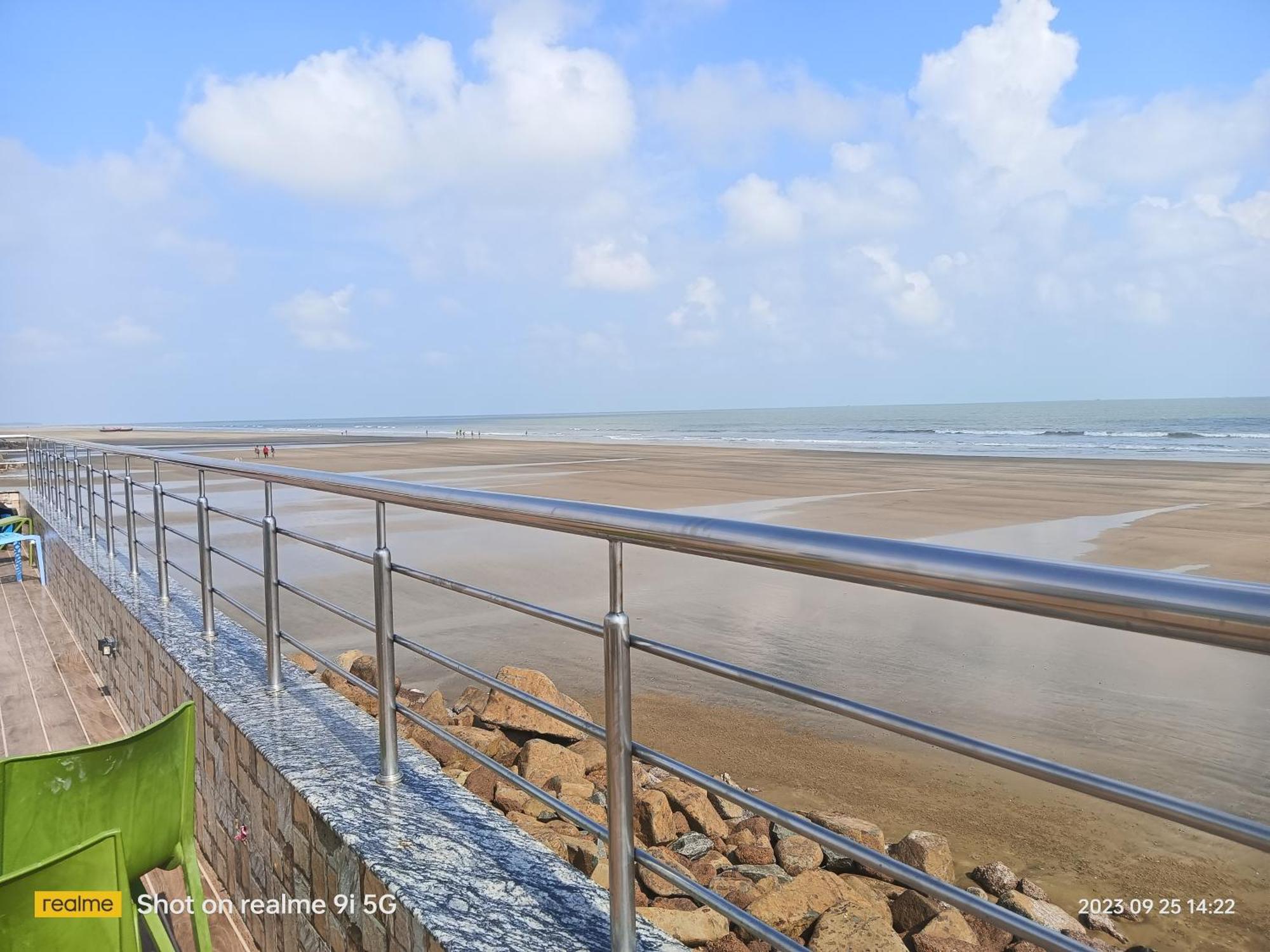 Silver Sand Eco Resort !! Beachfront !! With Biggest Pool And Huge Open Area !! Ideal For Weddings !! Couple Friendly !! Mandarmani Exteriör bild